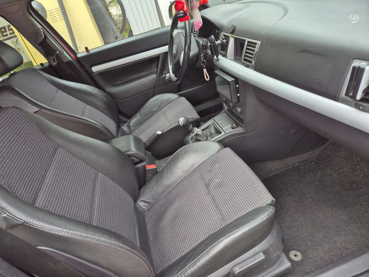 Opel Signum, 2.2 l., hatchback
