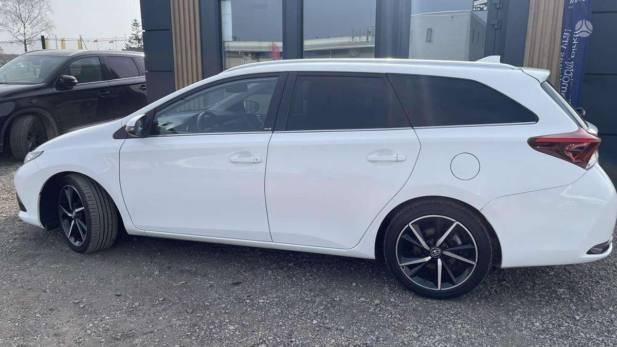 Toyota Auris - 10