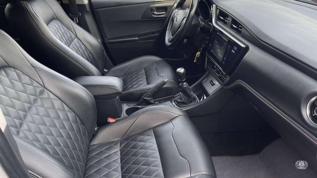 Toyota Auris, 1.6 l., Универсал