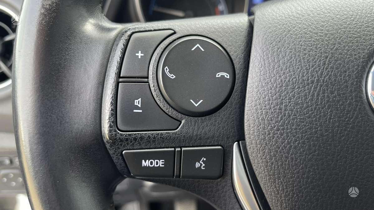 Toyota Auris, 1.6 l., Универсал