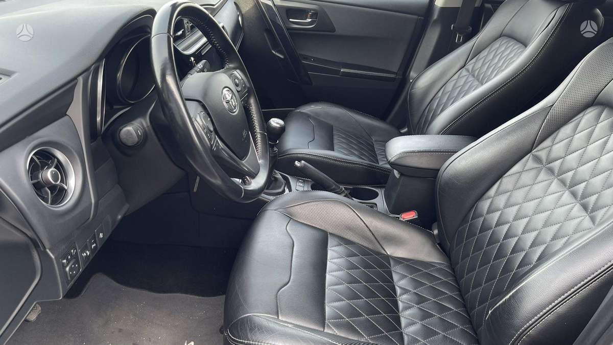 Toyota Auris, 1.6 l., Универсал
