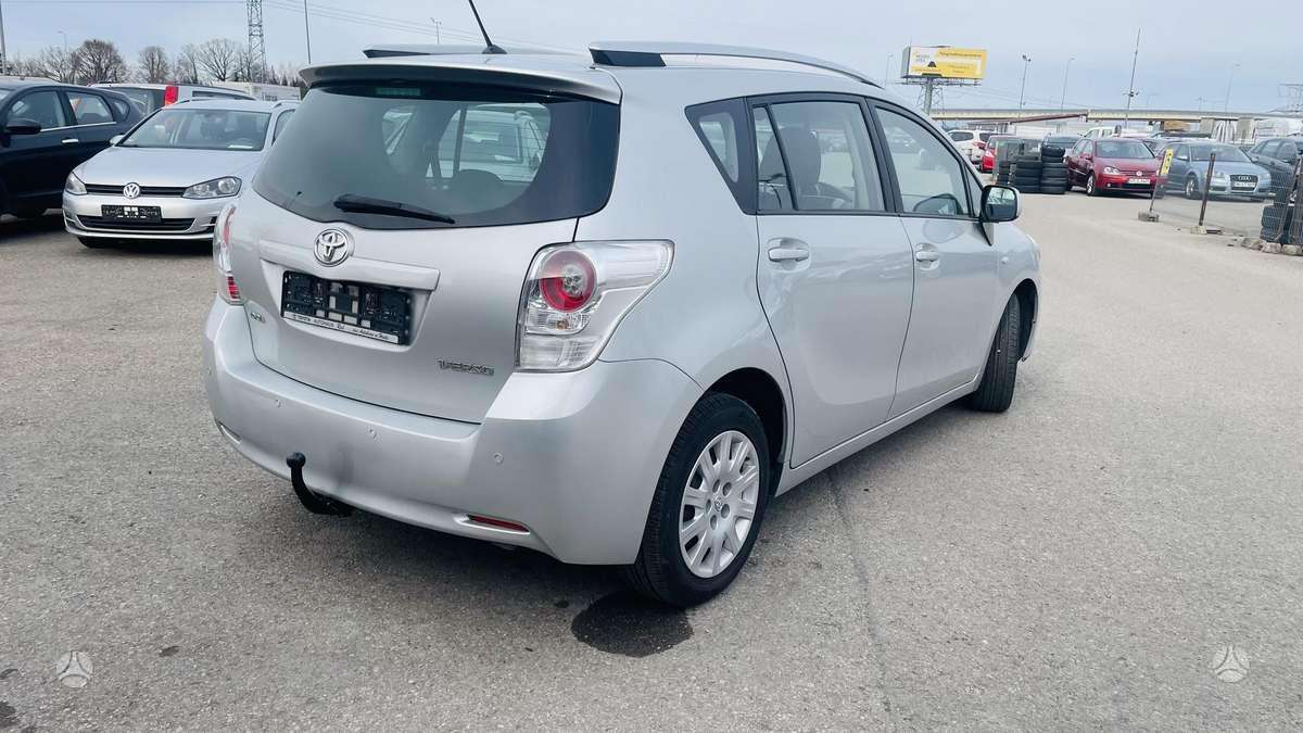 Toyota Verso - 5