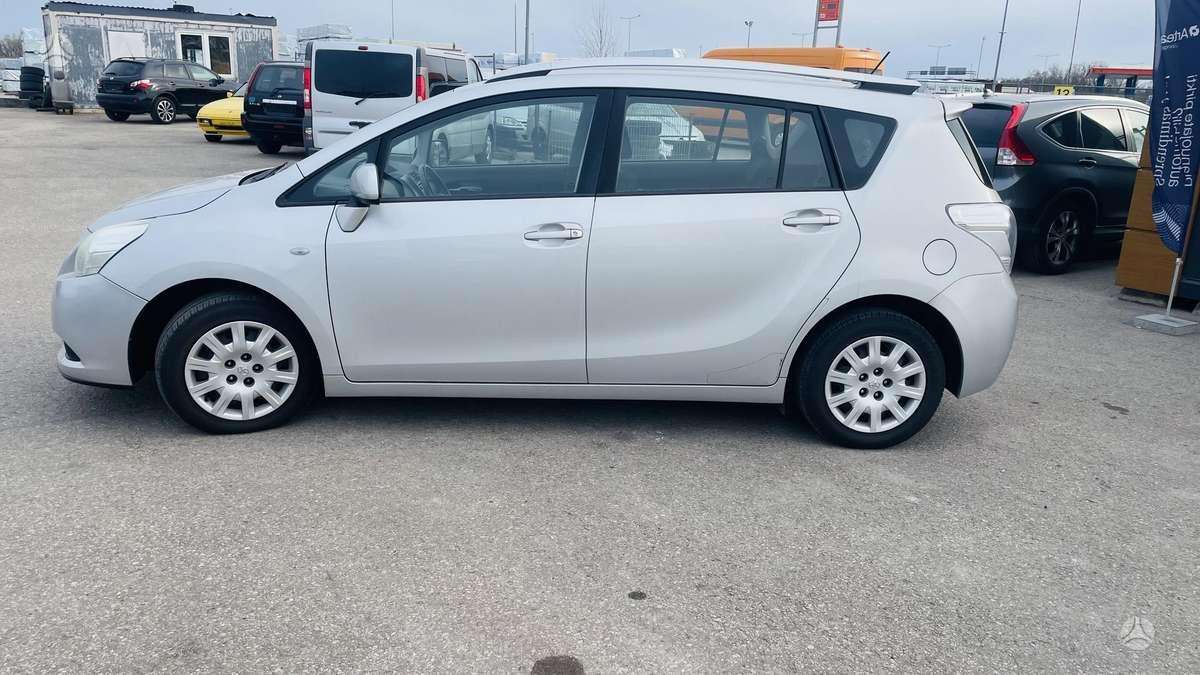 Toyota Verso - 8