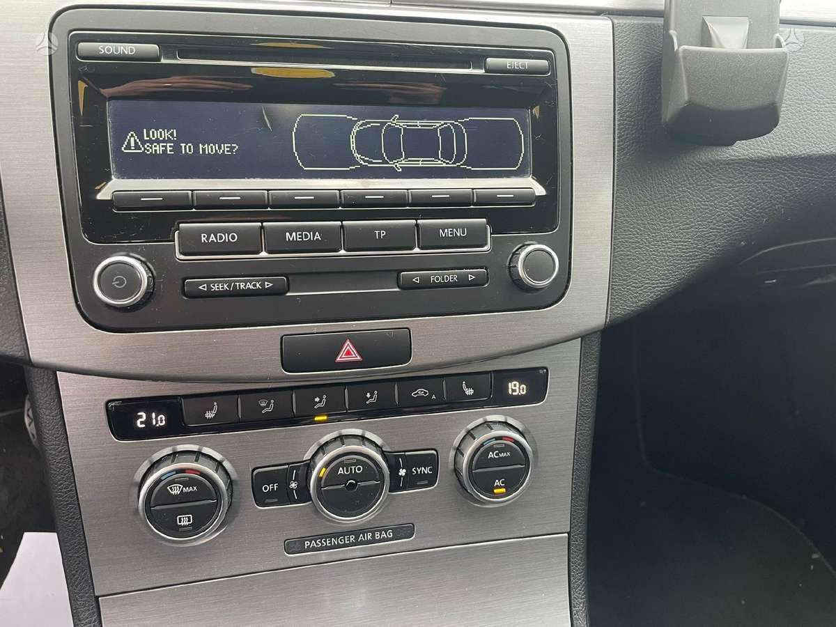 Volkswagen Passat - 5