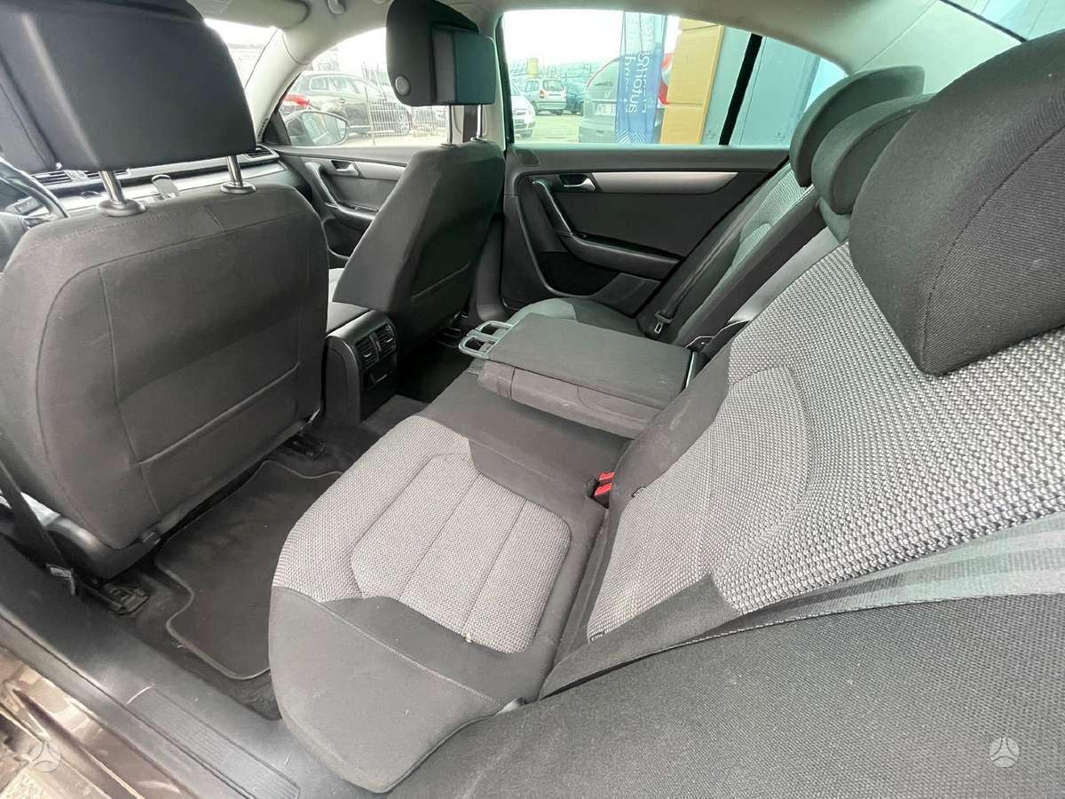 Volkswagen Passat - 7