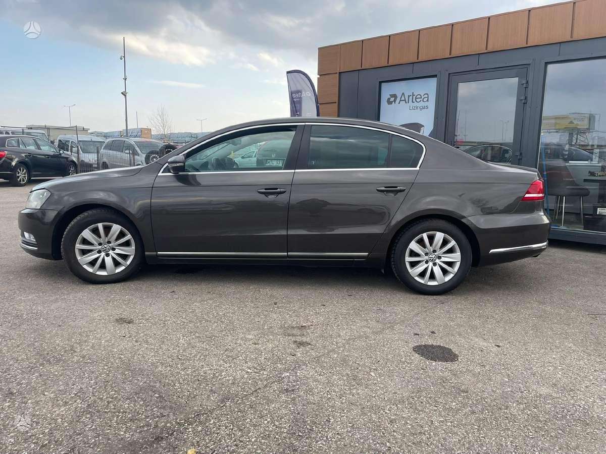 Volkswagen Passat - 12