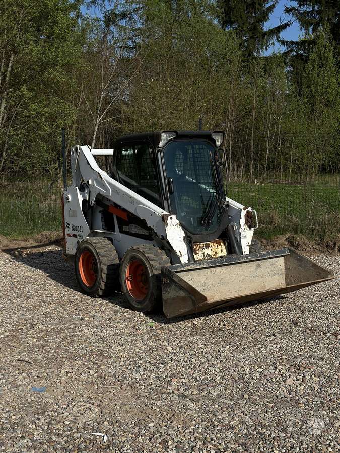 Bobcat S530, mini excavator