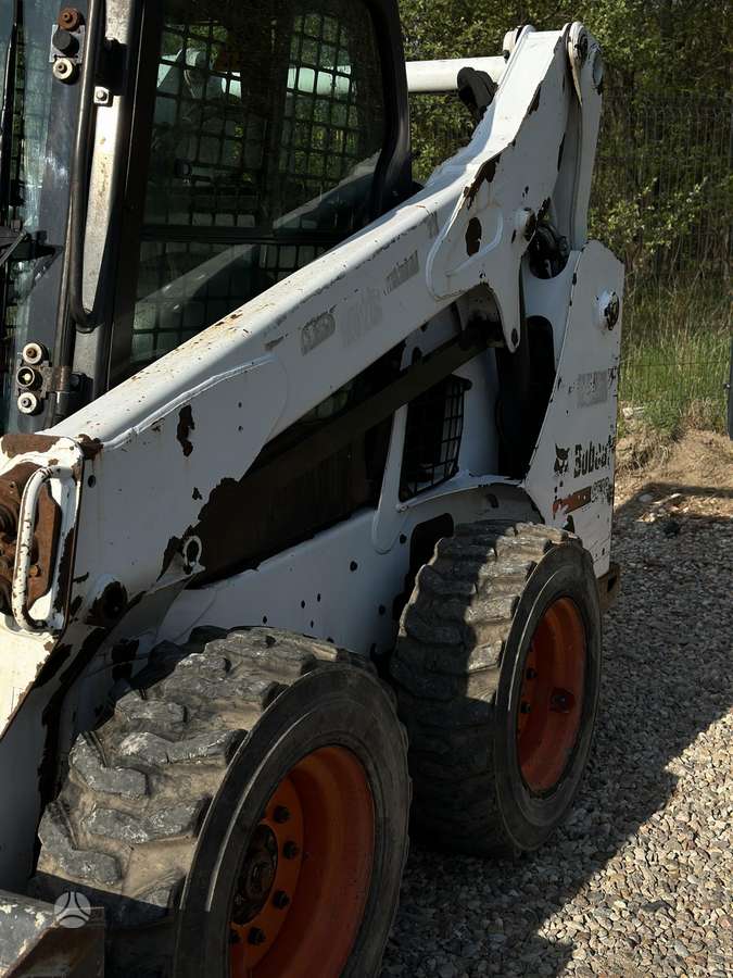 Bobcat S530, mini krautuvai