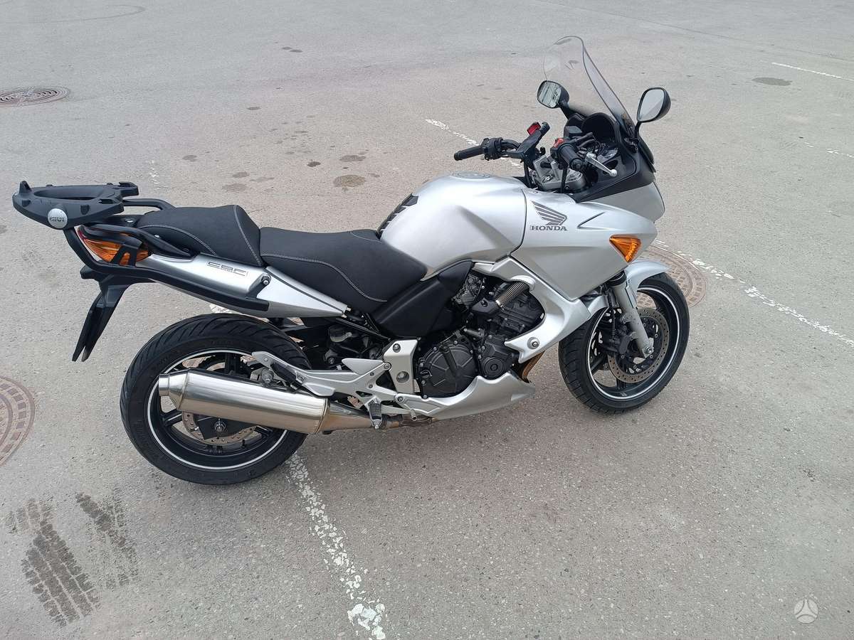 Honda CBF 600cc, street / classic