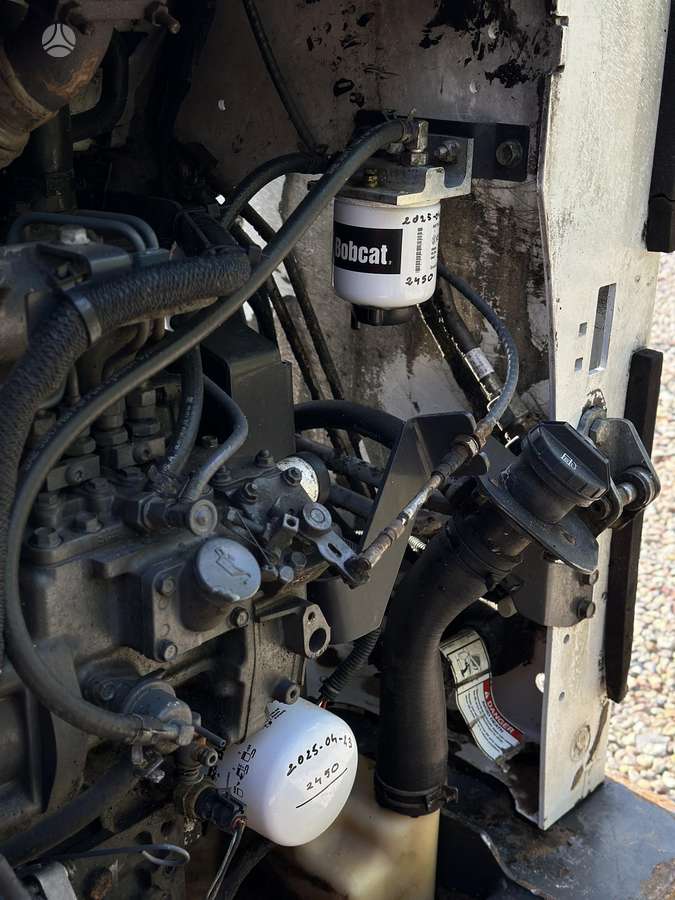 Bobcat S530, mini excavator