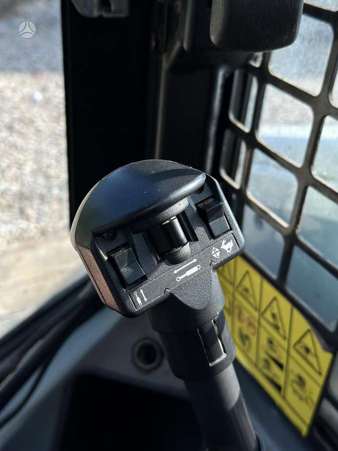 Bobcat S530, mini excavator