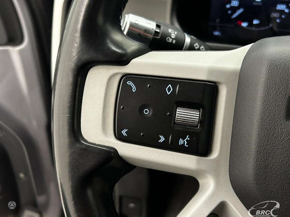 Land Rover Defender, 2.0 l., off-road / crossover