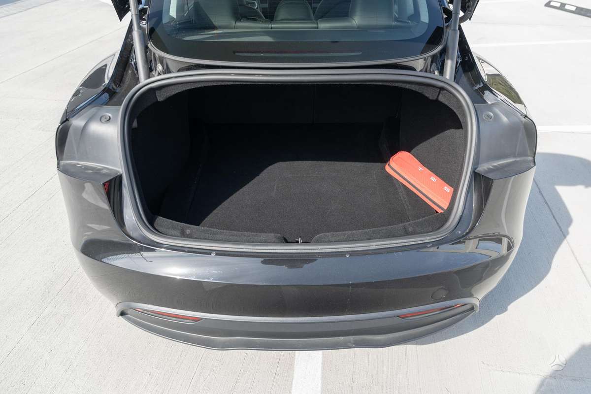 Tesla Model 3, 60 kWh, sedanas