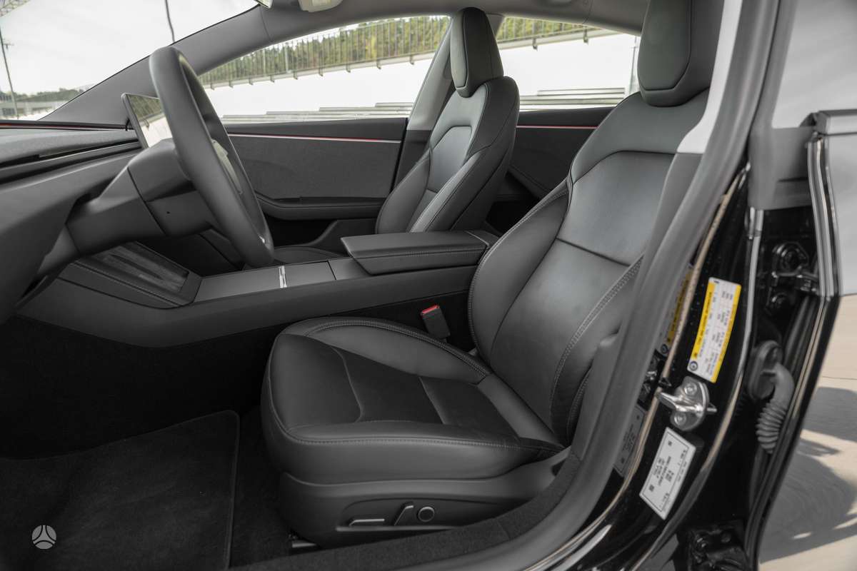 Tesla Model 3, 60 кВт·ч, Седан