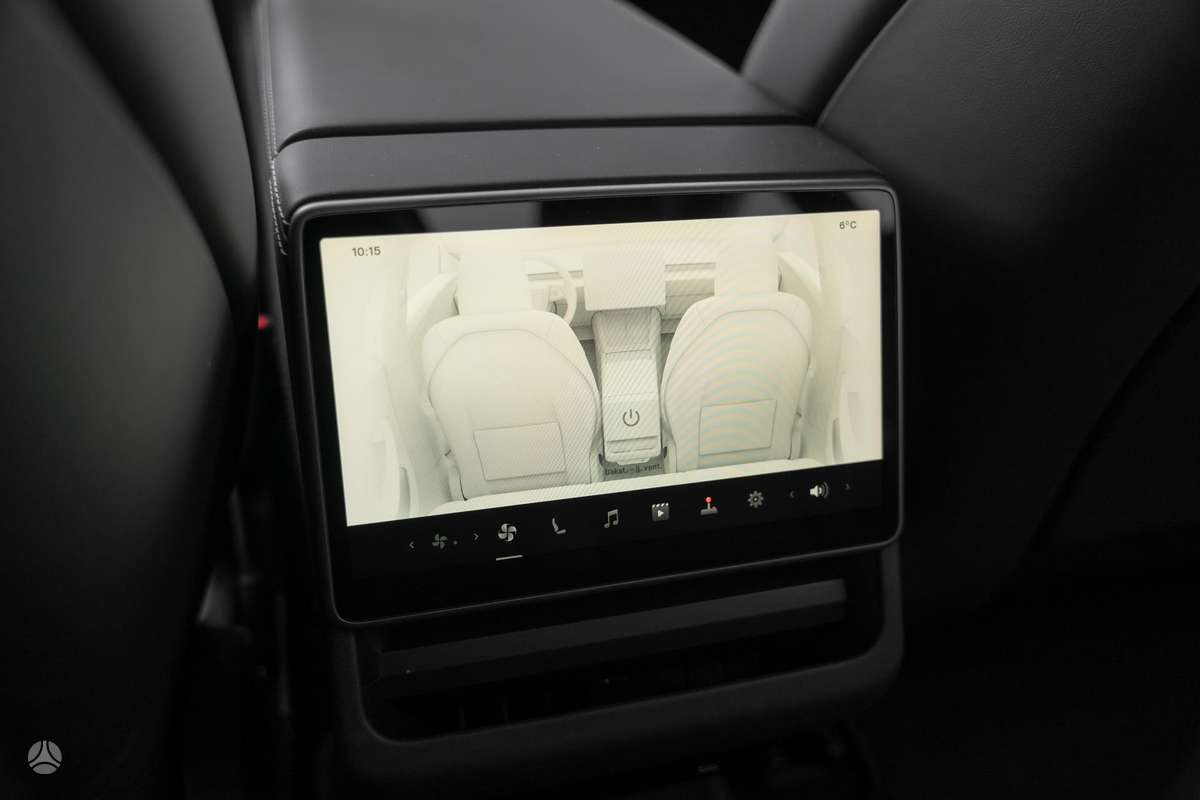Tesla Model 3, 60 кВт·ч, Седан