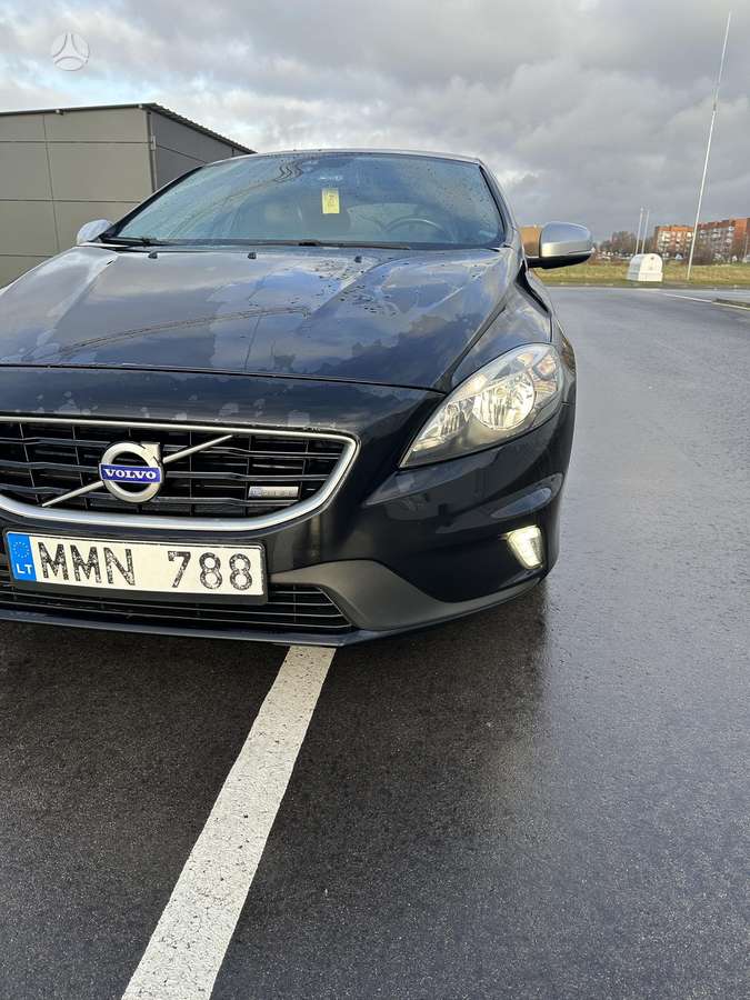 Volvo V40, 1.6 l., hatchback