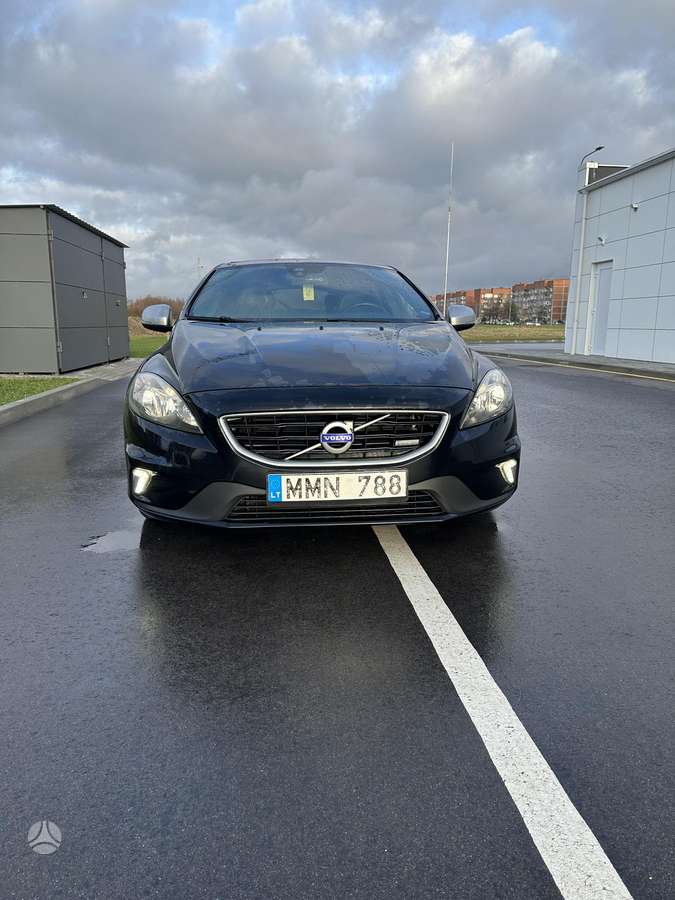 Volvo V40, 1.6 l., hatchback