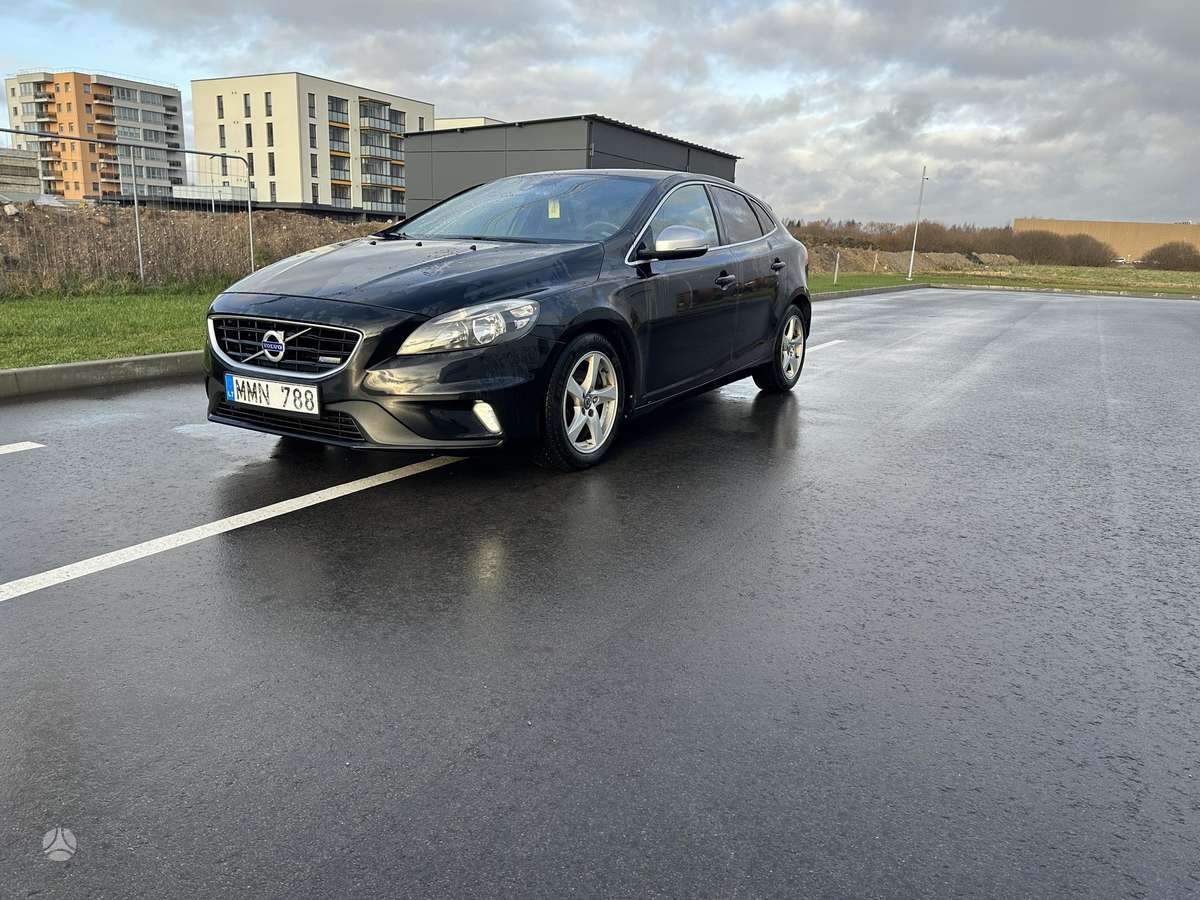 Volvo V40, 1.6 l., hatchback