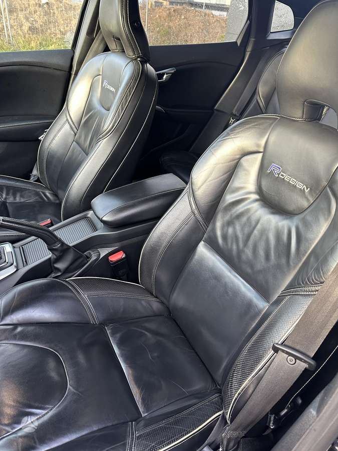 Volvo V40, 1.6 l., hatchback