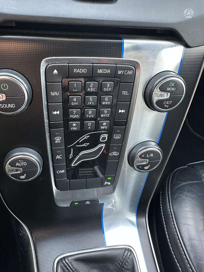 Volvo V40, 1.6 l., hatchback