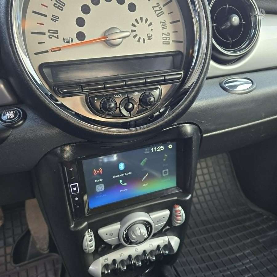 Mini Cooper, 1.6 l., hatchback
