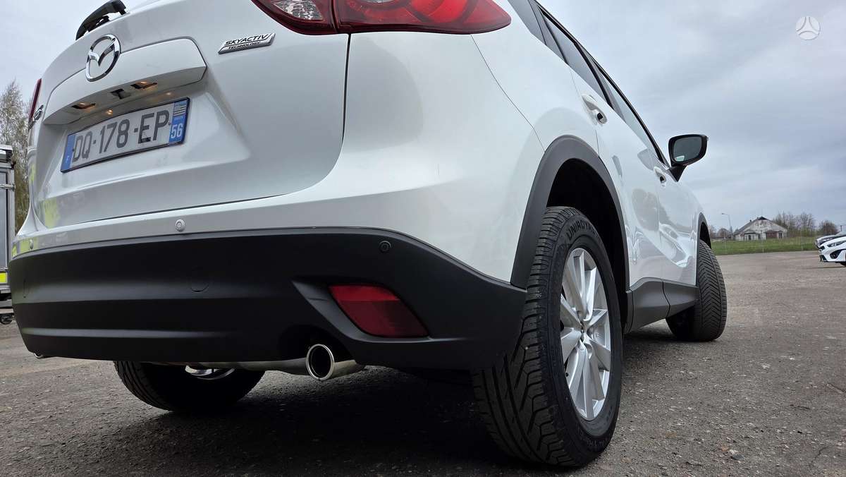 Mazda CX-5, 2.2 l., off-road / crossover
