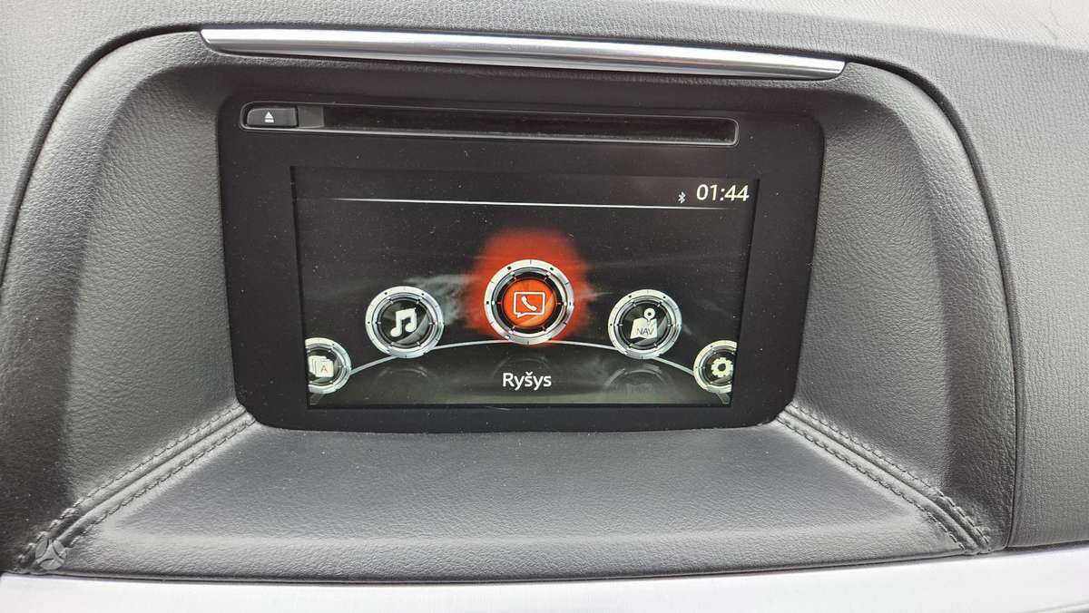 Mazda CX-5, 2.2 l., off-road / crossover