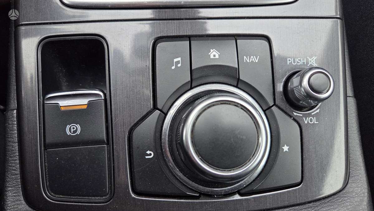 Mazda CX-5, 2.2 l., off-road / crossover