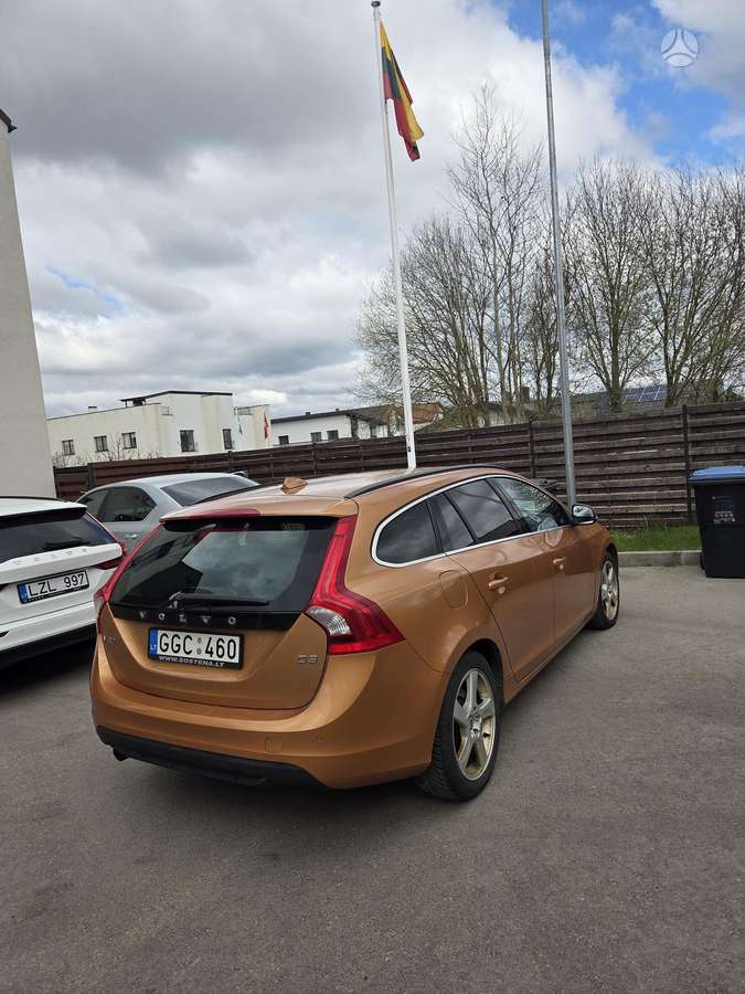 Volvo V60, 2.0 l., Универсал