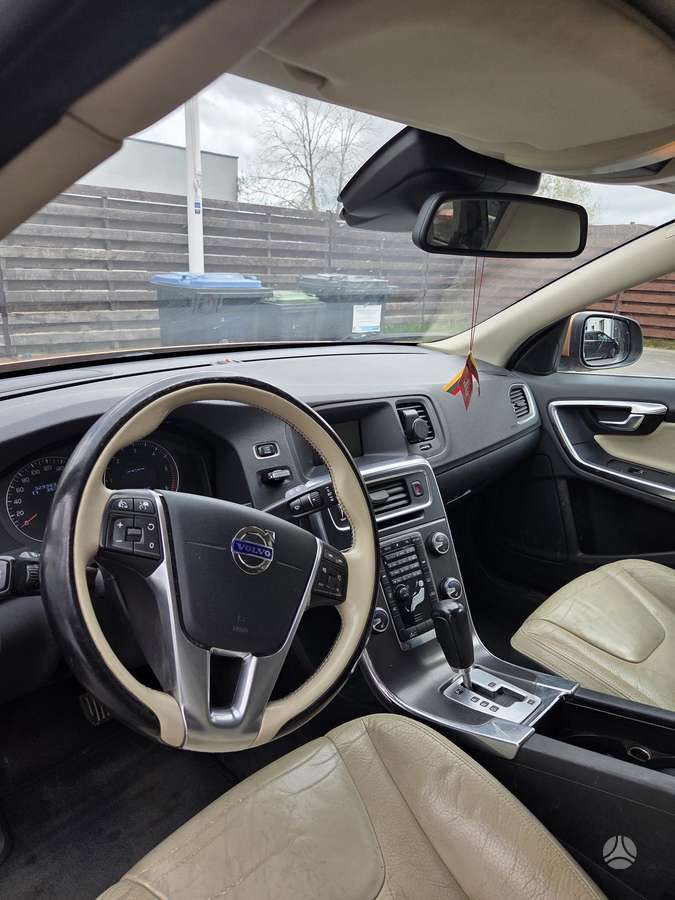 Volvo V60, 2.0 l., Универсал