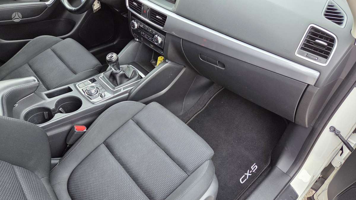 Mazda CX-5, 2.2 l., off-road / crossover