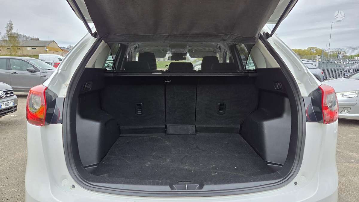 Mazda CX-5, 2.2 l., off-road / crossover
