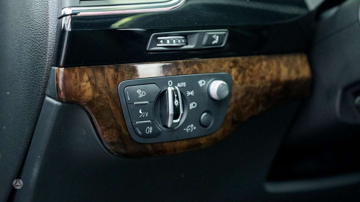 Audi Q7, 3.0 l., Внедорожник / Кроссовер