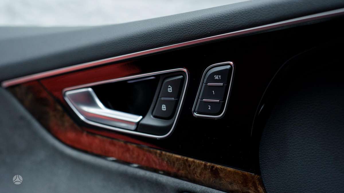 Audi Q7, 3.0 l., Внедорожник / Кроссовер
