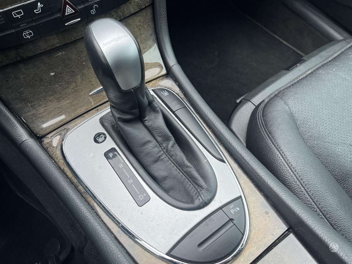 Mercedes-Benz E320, 3.2 l., Универсал