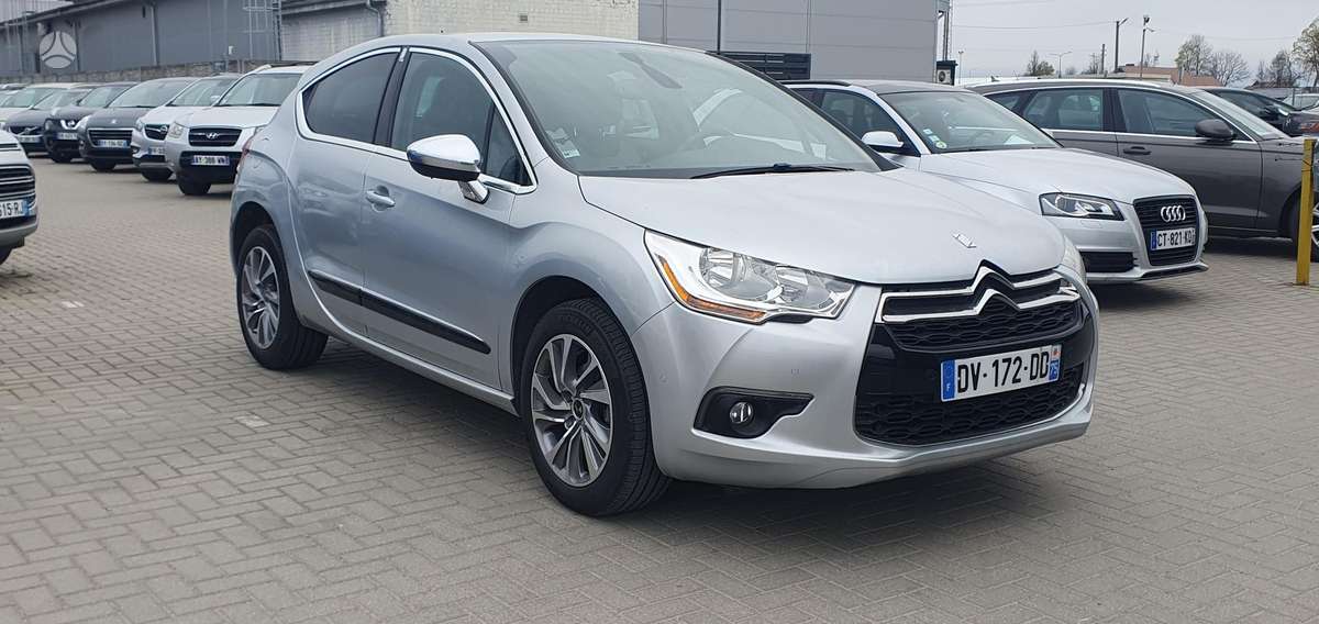 Citroen DS4, 1.2 l., hatchback