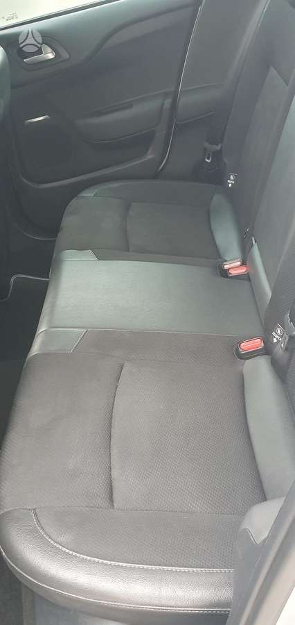 Citroen DS4, 1.2 l., hatchback