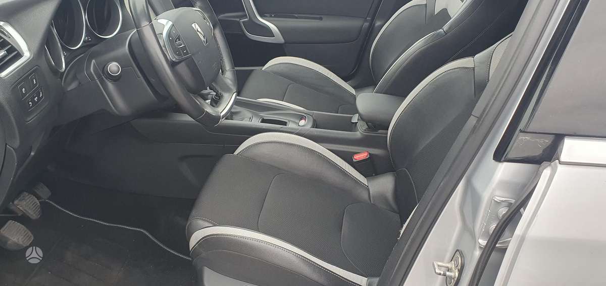 Citroen DS4, 1.2 l., hatchback