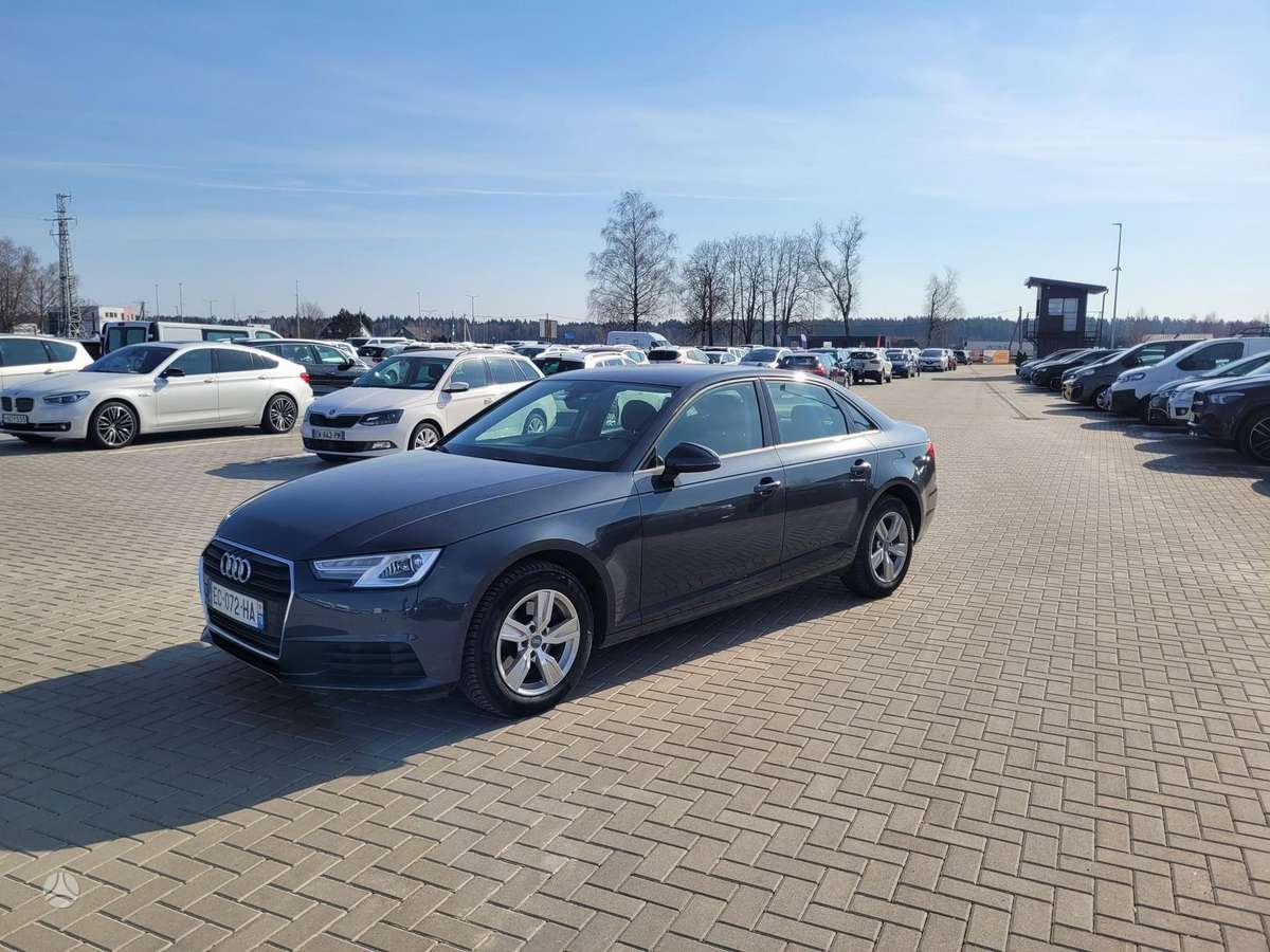 Audi A4, 2.0 l., Седан