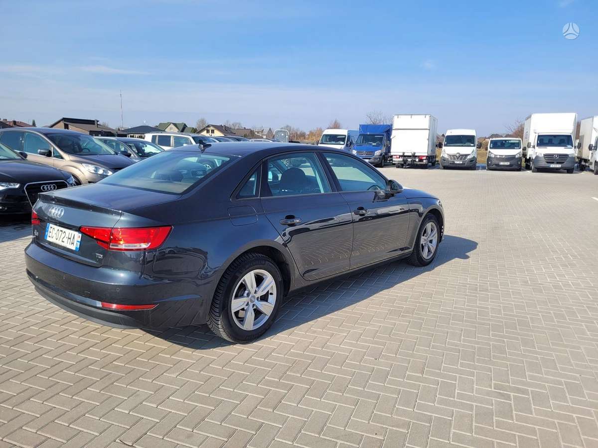 Audi A4, 2.0 l., Седан