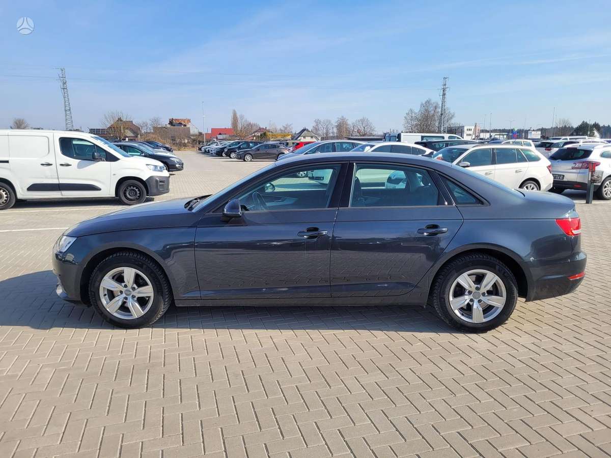 Audi A4, 2.0 l., Седан