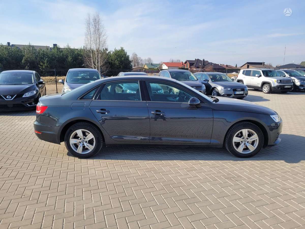 Audi A4, 2.0 l., Седан