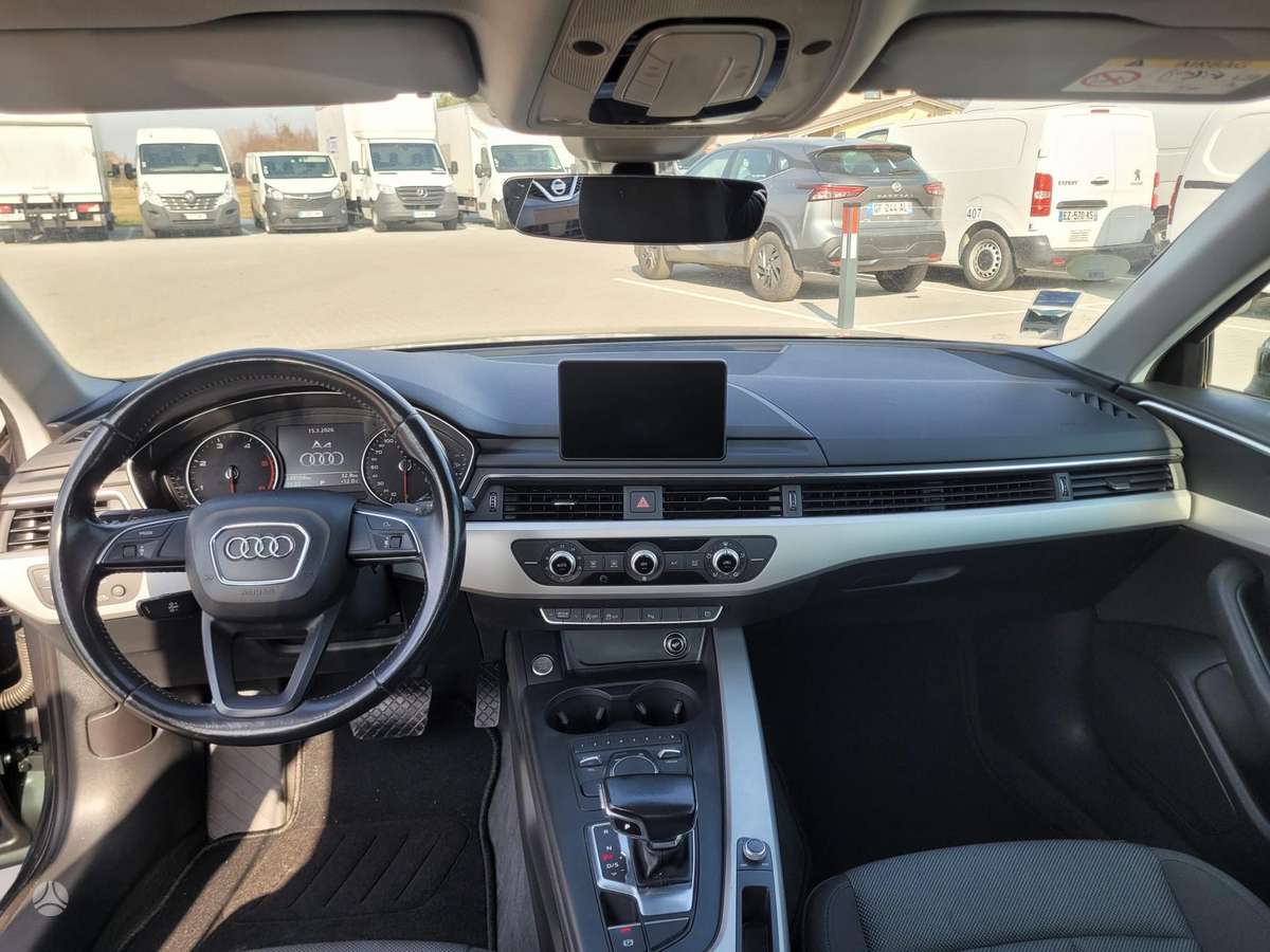 Audi A4, 2.0 l., Седан
