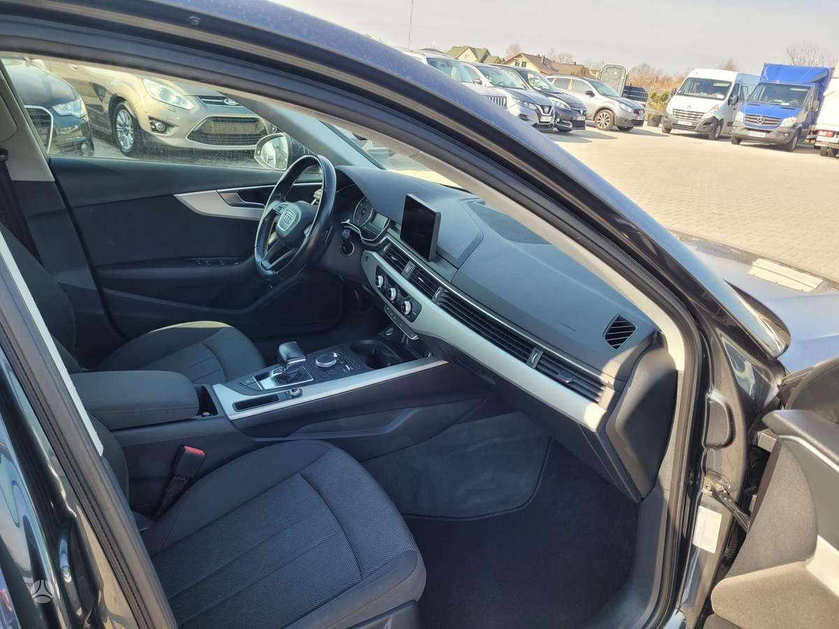 Audi A4, 2.0 l., Седан