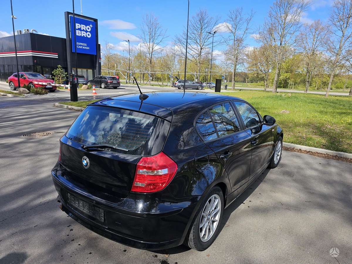 BMW 116, 2.0 l., hatchback