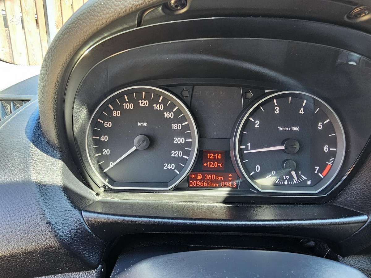BMW 116, 2.0 l., hatchback