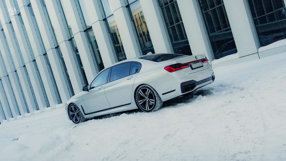 BMW 750, 4.4 l., limousine
