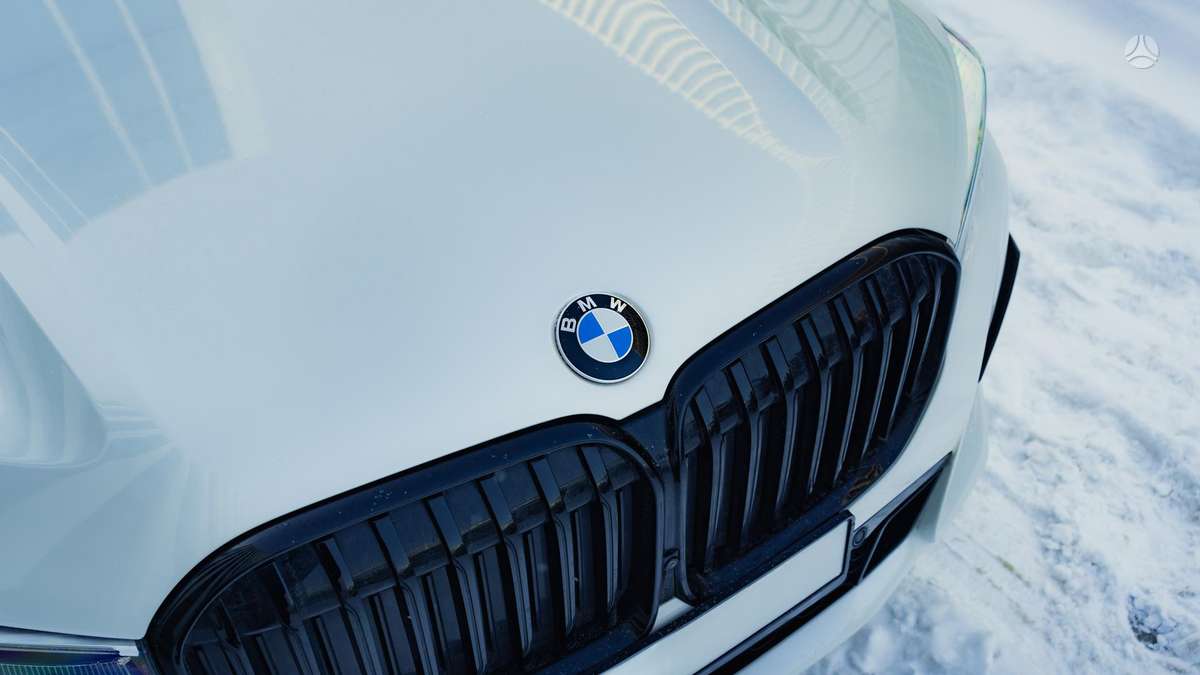 BMW 750, 4.4 l., limousine