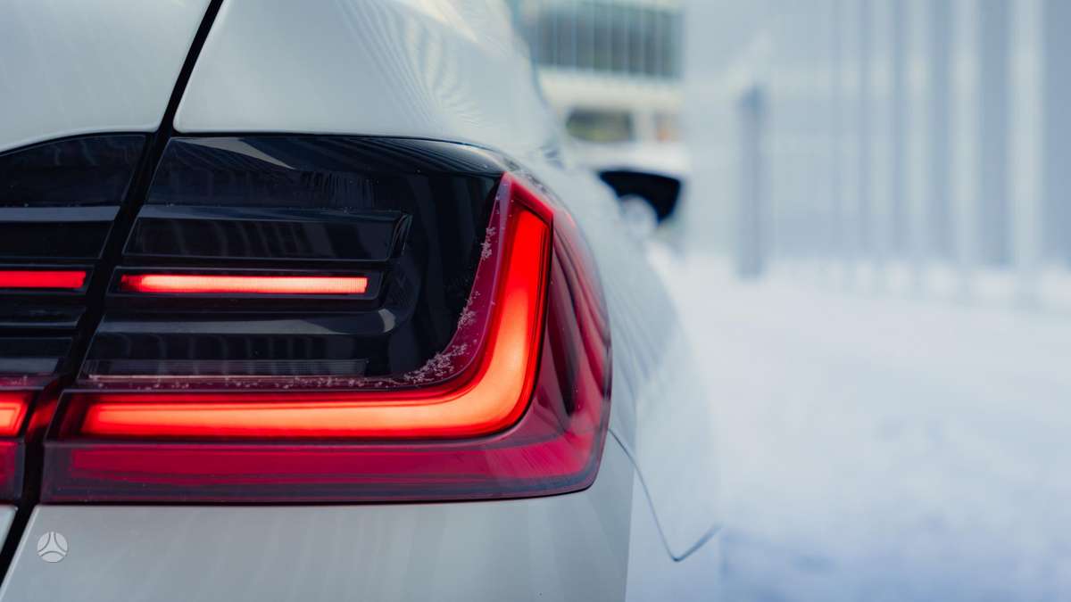 BMW 750, 4.4 l., Лимузин