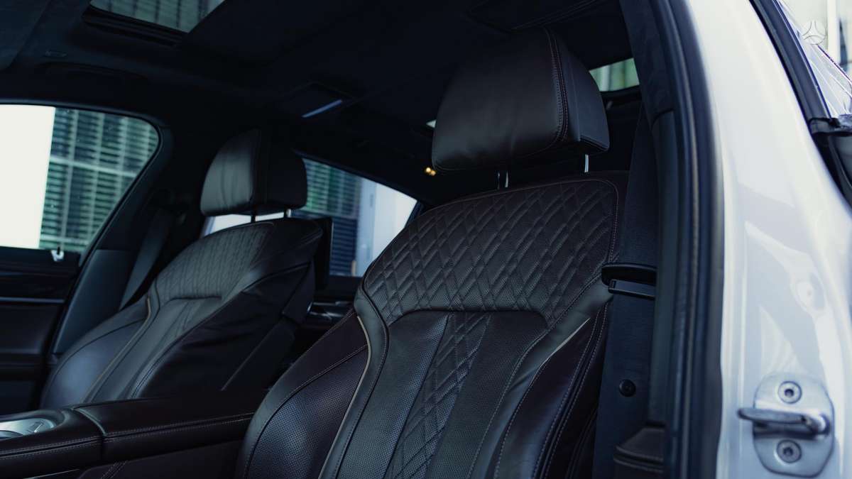 BMW 750, 4.4 l., limuzinas